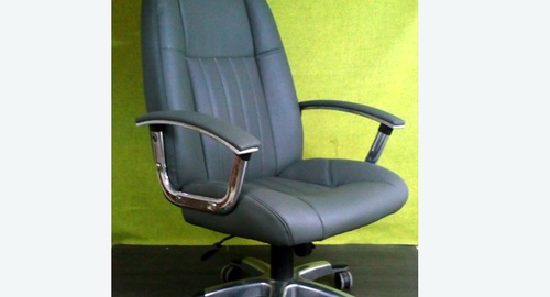 Перетяжка офисного кресла кожей. Солнечногорск
